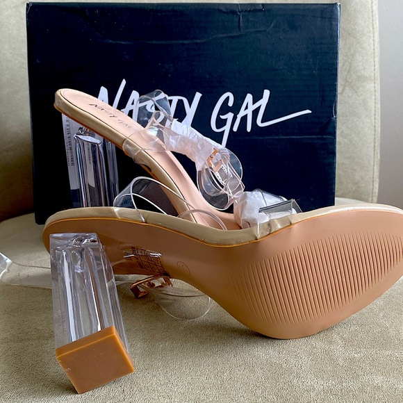 Clear nude heels - Picture 2 of 5